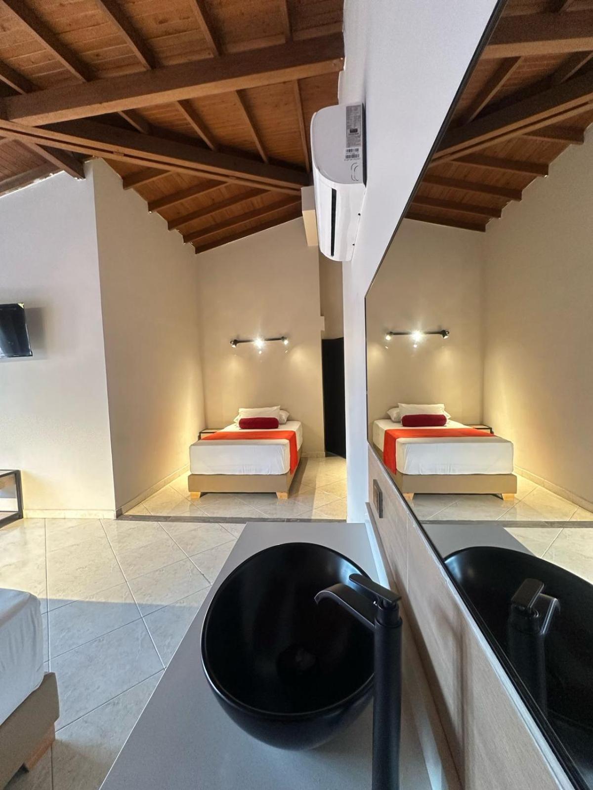 Hotel Coral Boutique Medellin Bagian luar foto