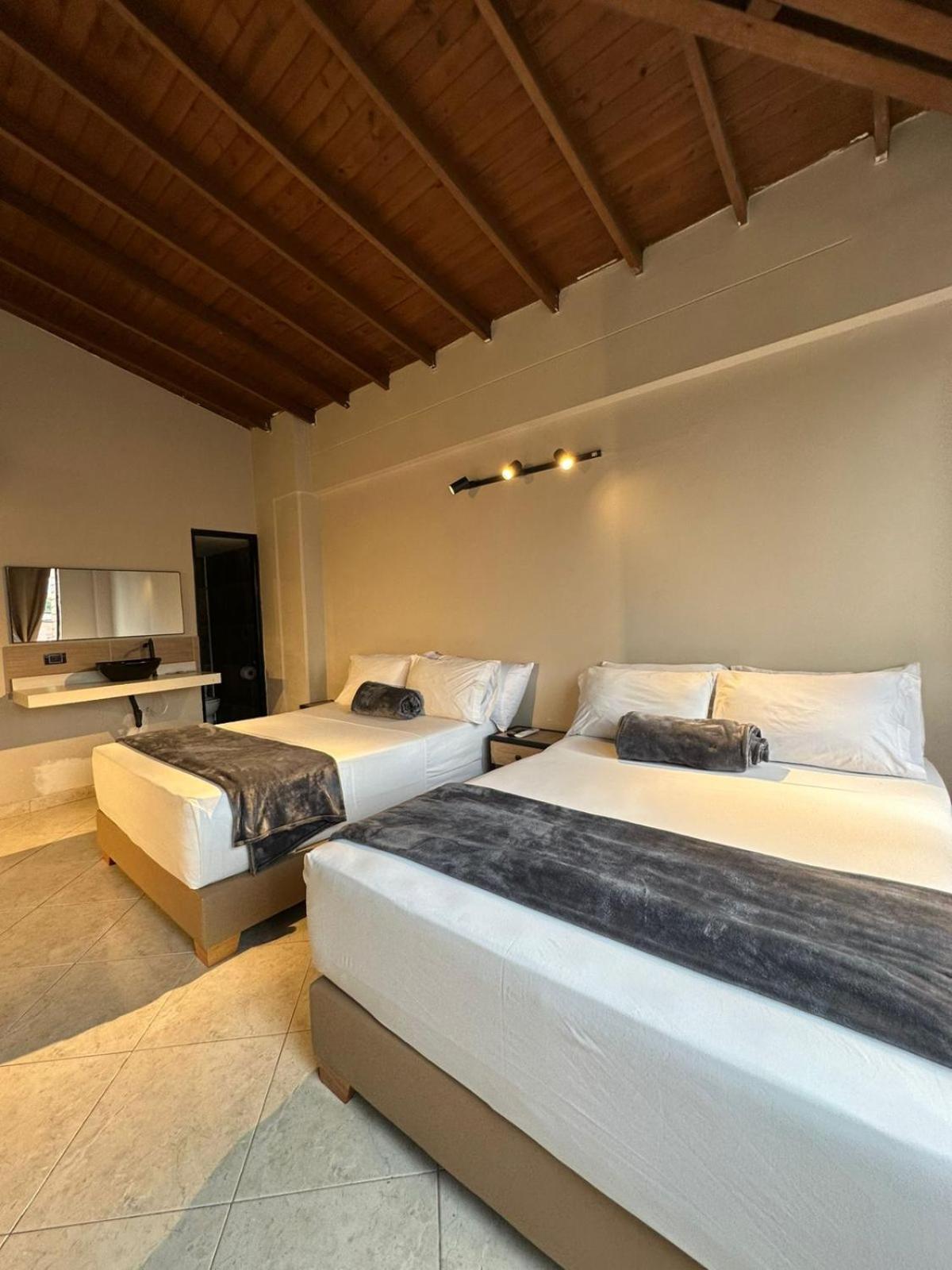 Hotel Coral Boutique Medellin Bagian luar foto